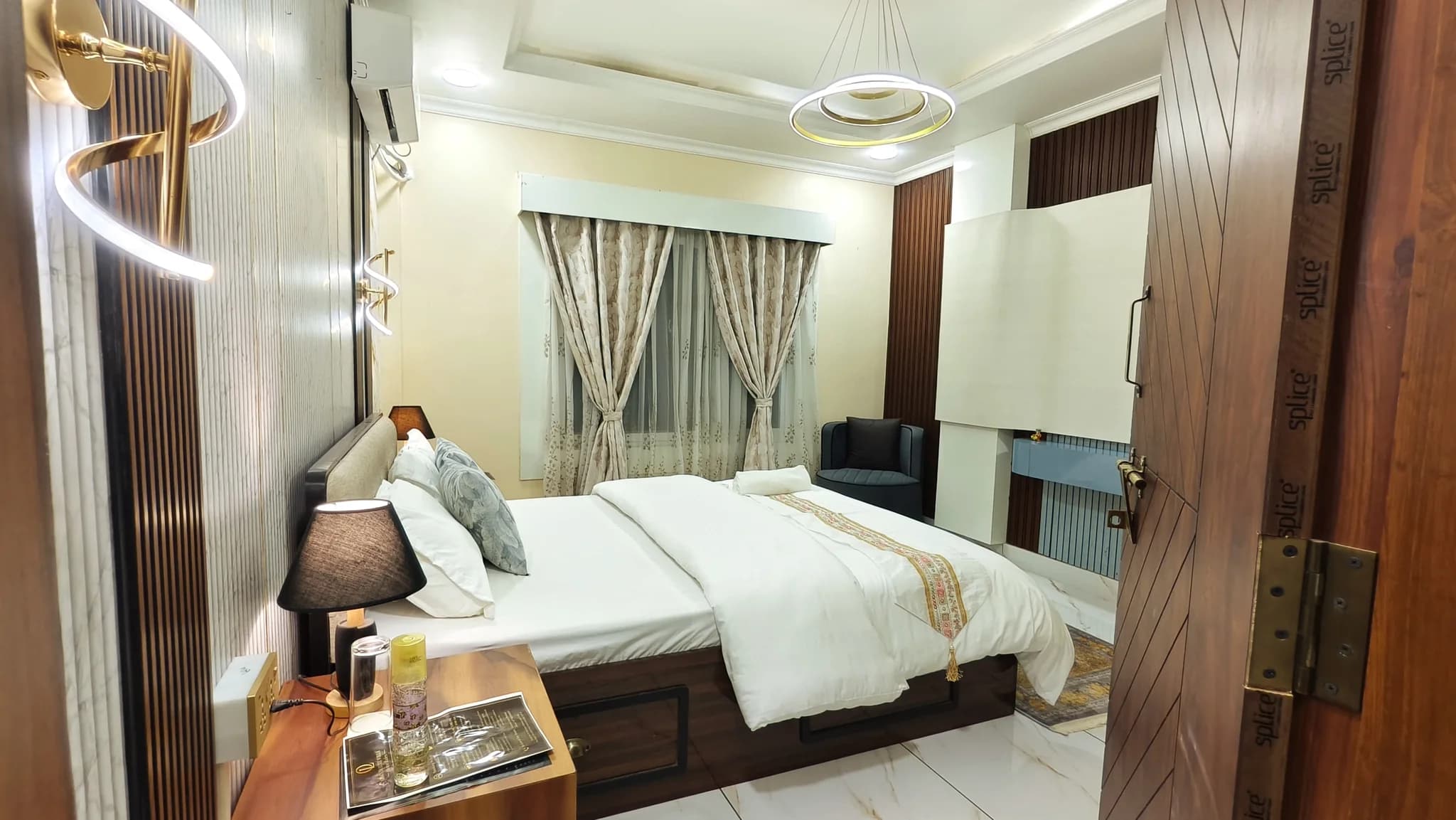 Suite bedroom seen from the doorway